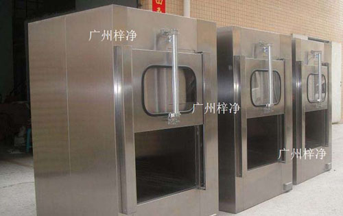 傳遞窗廣泛應(yīng)用于微細(xì)科技、生物實(shí)驗(yàn)室、制藥廠、醫(yī)院、食品加工業(yè)、LCD、電子廠等等一切需要空氣凈化的場(chǎng)所。