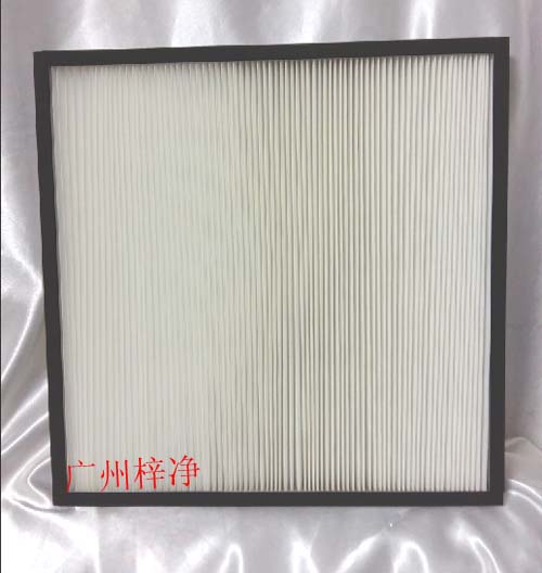 板式中效過濾器設(shè)計特點：風(fēng)量大、阻力小、結(jié)構(gòu)堅固、可重復(fù)清潔使用。