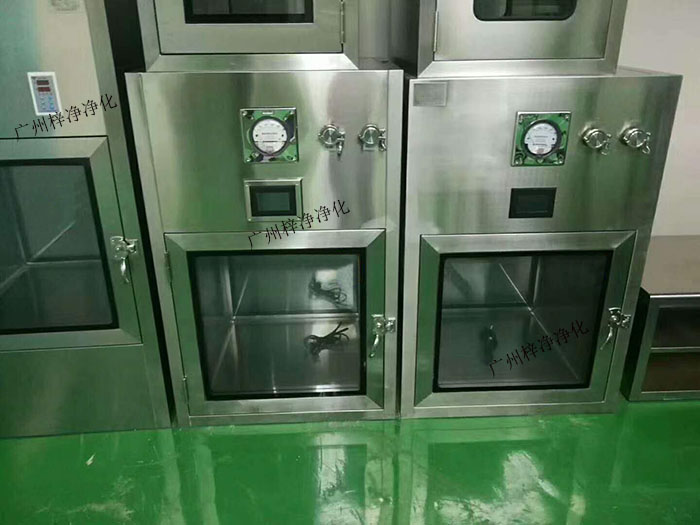 層流傳遞窗適用于需要隔離不同潔凈度級別的房間，如潔凈室與普通房間之間的連接、不同潔凈度級別潔凈室之間的連接等。